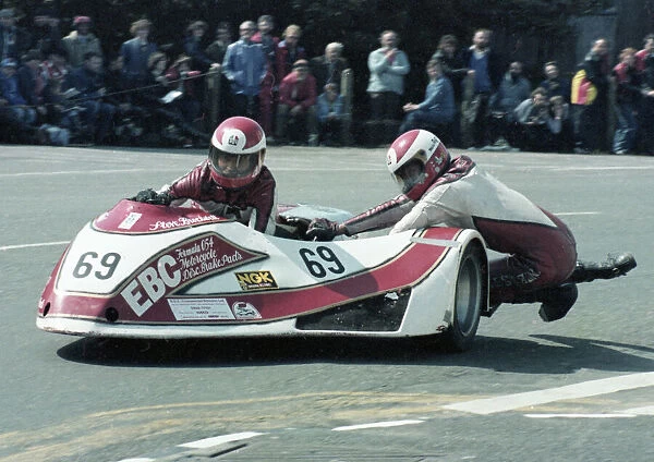 Keith Cousins & Steve Brockwell (Yamaha) 1981 Sidecar TT