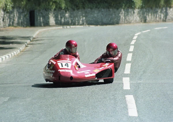 Keith Galtress & Neil Shilton (Yamaha) 1982 Sidecar TT