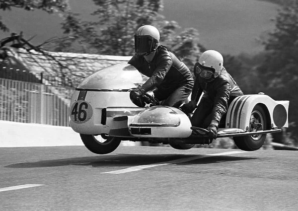 Keith Griffin and Malcolm Sharrocks (SG Triumph) 1975 1000cc Sidecar TT