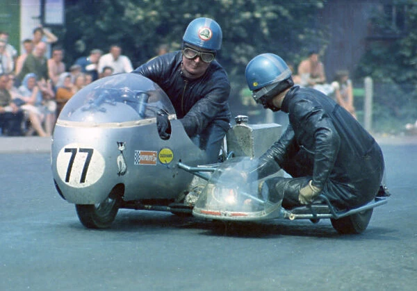 Keith Griffin & Malcolm Sharrocks (SG Triumph) 1970 500 Sidecar TT