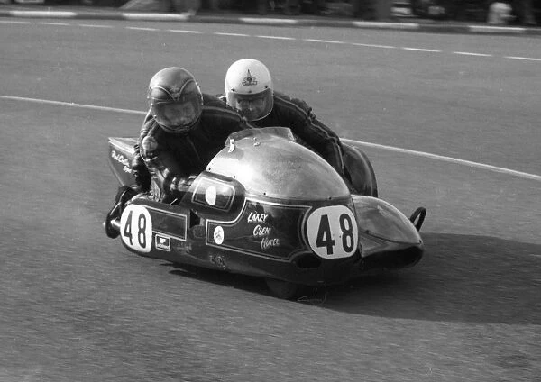 Keith Griffin & Malcolm Sharrocks (Suzuki) 1980 Sidecar TT