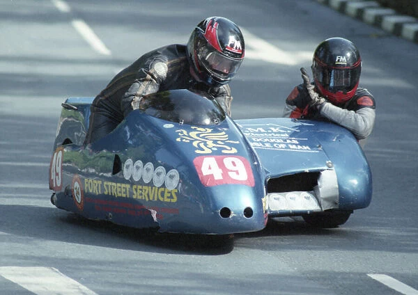 Keith Griffin & Peter Cain (Yamaha) 1994 Sidecar TT