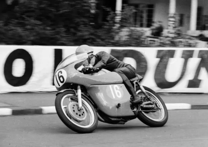 Framed Print : Keith Heckles (Beart Norton) 1966 Junior Manx Grand Prix