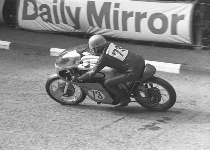 Framed Print : Keith Heckles (Norton) 1966 Senior Manx Grand Prix