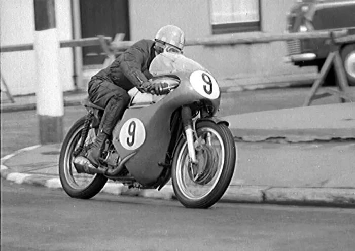 Framed Print : Keith Heckles (Norton)1965 Senior Manx Grand Prix