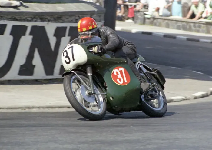 Framed Print : Keith Heckles (Velocette) 1969 Production TT Framed Print : Keith Heckles (Velocette) 1969 Production TT