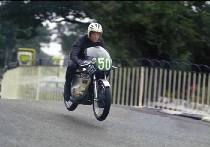 Framed Print : Keith Martin (Crooks Suzuki) 1971 Lightweight Manx Grand Prix Framed Print : Keith Martin (Crooks Suzuki) 1971 Lightweight Manx Grand Prix