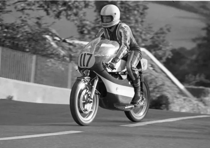Framed Print : Keith Trubshaw (Dugdale Maxton Yamaha) 1975 Senior Manx Grand Prix