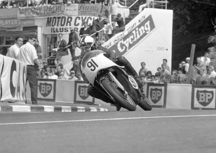 Framed Print : Keith Turner (Matchless) 1967 Senior TT Framed Print : Keith Turner (Matchless) 1967 Senior TT