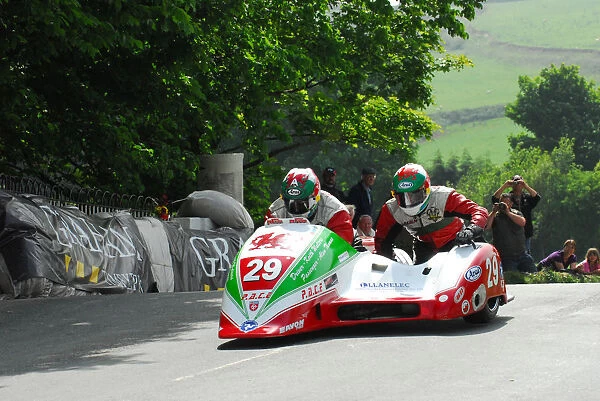 Keith Walters and Alun Thomas (Ireson Honda) 2012 Sidecar TT DSC_0279_1950