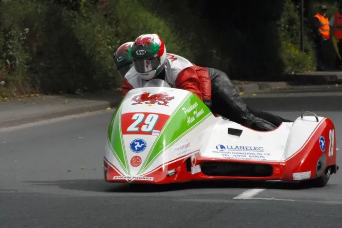 Framed Print : Keith Walters & Alun Thomas (Ireson Honda) 2009 Sidecar TT Framed Print : Keith Walters & Alun Thomas (Ireson Honda) 2009 Sidecar TT