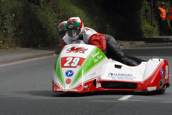 Keith Walters & Alun Thomas (Ireson Honda) 2009 Sidecar TT