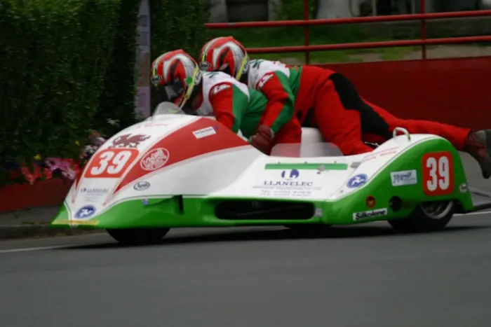 Framed Print : Keith Walters & Andy Webb (Ireson Mistral) 2004 Sidecar TT Framed Print : Keith Walters & Andy Webb (Ireson Mistral) 2004 Sidecar TT