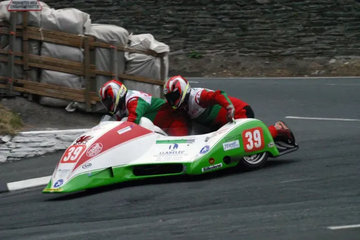 Framed Print : Keith Walters & Andy Webb (Ireson Mistral) 2004 Sidecar TT Framed Print : Keith Walters & Andy Webb (Ireson Mistral) 2004 Sidecar TT