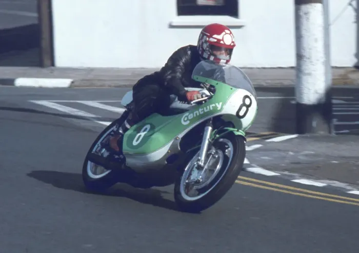 Framed Print : Keith Webb (Yamaha) 1977 Lightweight Manx Grand Prix Framed Print : Keith Webb (Yamaha) 1977 Lightweight Manx Grand Prix