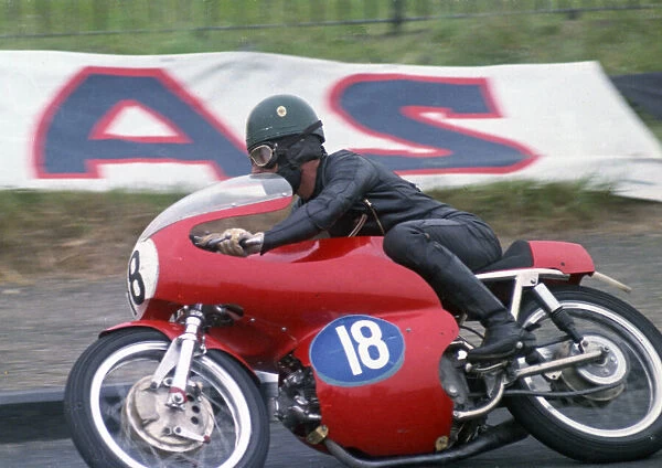 Kel Carruthers (Aermacchi) 1968 Junior TT