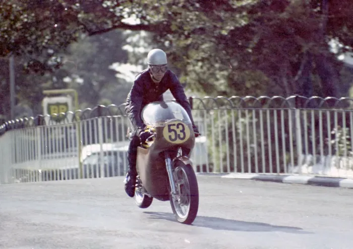 Framed Print : Ken Inwood (Norton) 1967 Senior Manx Grand Prix Framed Print : Ken Inwood (Norton) 1967 Senior Manx Grand Prix