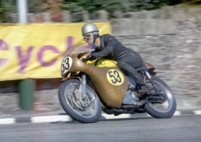 Framed Print : Ken Inwood (Norton) 1967 Senior Manx Grand Prix