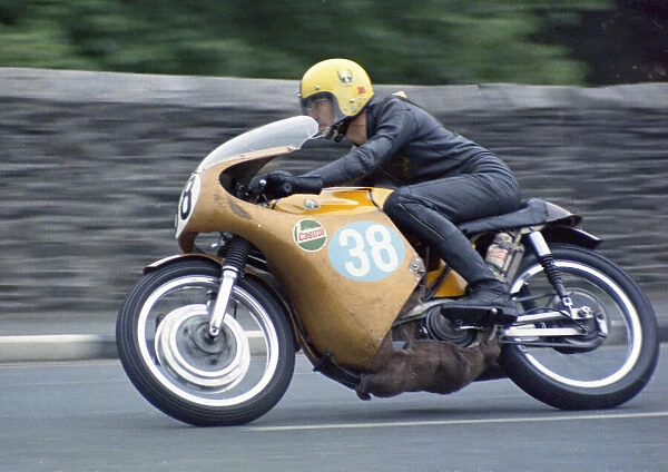 Ken Inwood (Norton) 1972 Junior Manx Grand Pix