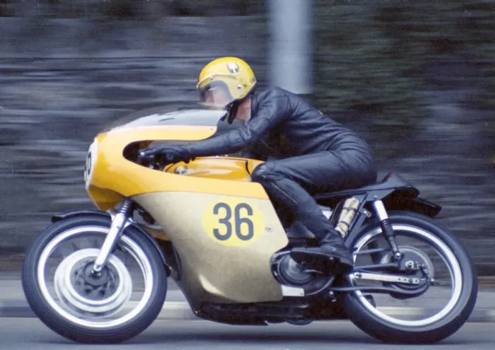 Framed Print : Ken Inwood (Norton) 1974 Senior Manx Grand Prix Framed Print : Ken Inwood (Norton) 1974 Senior Manx Grand Prix