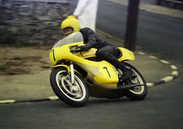 Framed Print : Ken Inwood (Yamaha) 1976 Senior Manx Grand Prix Framed Print : Ken Inwood (Yamaha) 1976 Senior Manx Grand Prix