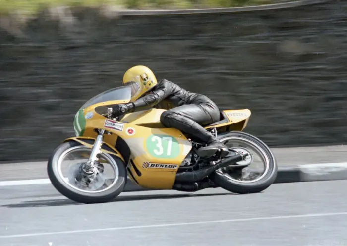 Framed Print : Ken Inwood (Yamaha) 1979 Junior TT Framed Print : Ken Inwood (Yamaha) 1979 Junior TT