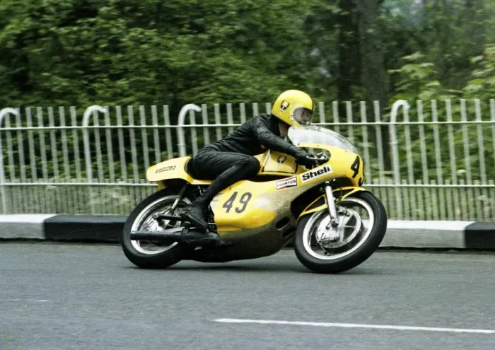 Framed Print : Ken Inwood (Yamaha) 1979 Senior TT Framed Print : Ken Inwood (Yamaha) 1979 Senior TT
