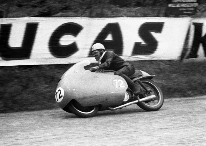 Framed Print : Ken Kavanagh (Guzzi) 1956 Junior TT Framed Print : Ken Kavanagh (Guzzi) 1956 Junior TT