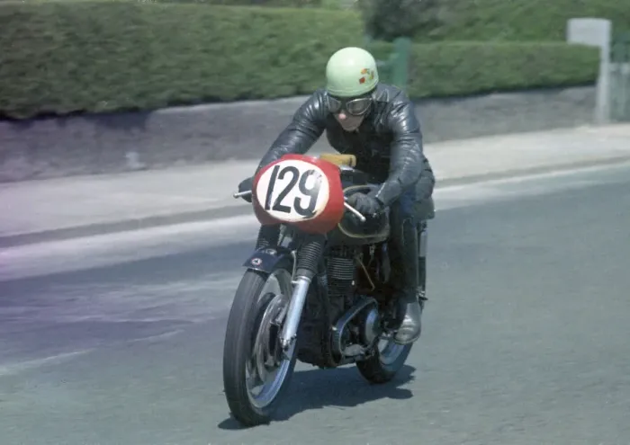 Framed Print : Ken Lindsay (AJS) 1969 Junior TT Framed Print : Ken Lindsay (AJS) 1969 Junior TT