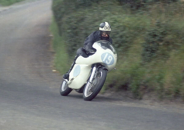 Ken Redfern (Norton) 1968 Junior Manx Grand Prix