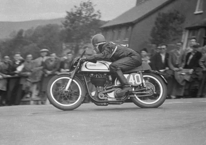 Framed Print : Ken Swallow (Norton) 1952 Senior TT Framed Print : Ken Swallow (Norton) 1952 Senior TT