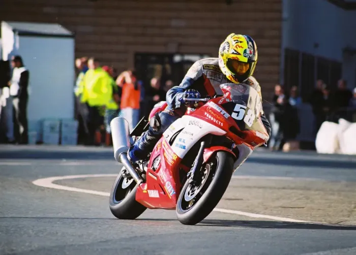 Framed Print : Kenneth McCrea (Yamaha) 2004 Production 600 TT