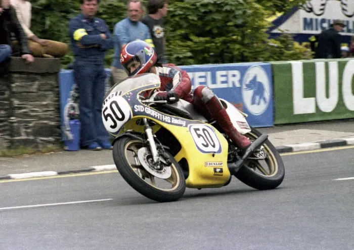Framed Print : Kenny Blake (Yamaha) 1979 Schweppes Classic TT Framed Print : Kenny Blake (Yamaha) 1979 Schweppes Classic TT