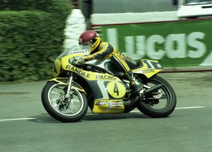 Framed Print : Kenny Blake (Yamaha) 1981 Senior TT Framed Print : Kenny Blake (Yamaha) 1981 Senior TT
