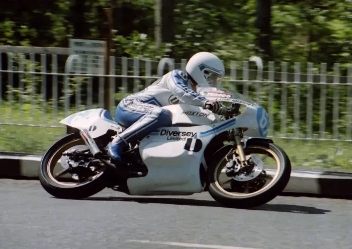 Framed Print : Kenny Harrison (Maxton) 1982 350 TT Framed Print : Kenny Harrison (Maxton) 1982 350 TT