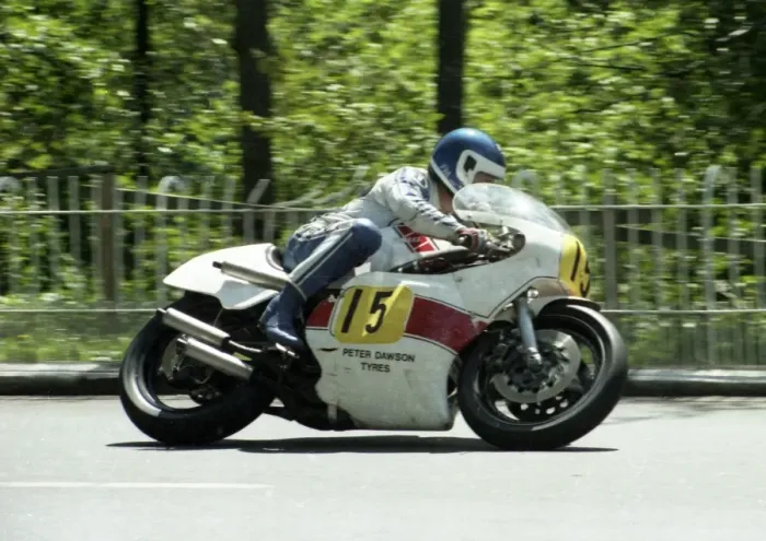 Framed Print : Kenny Harrison (Yamaha) 1985 Senior TT