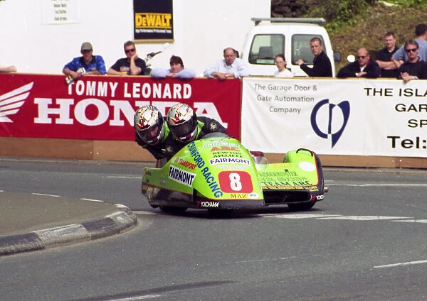 Kenny Howles & Doug Jewell (Ireson Yamaha) 2002 Sidecar TT
