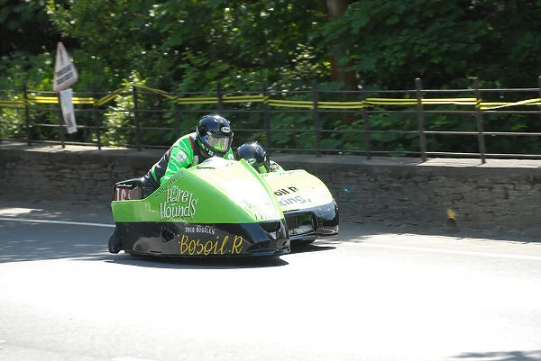 Kenny Howles & Doug Jewell (MR Equipe Suzuki) 2008 Sidecar TT