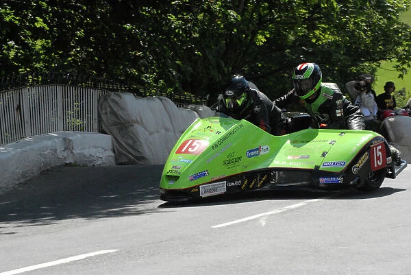 Kenny Howles & Lee Barrett (MR Equipe Suzuki) 2009 Sidecar TT