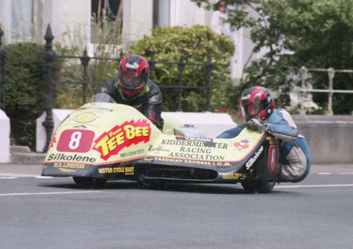 Framed Print : Kenny Howles & Nick Crowe (Ireson Yamaha) 1998 Sidecar TT Framed Print : Kenny Howles & Nick Crowe (Ireson Yamaha) 1998 Sidecar TT