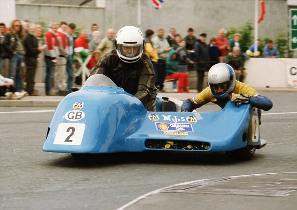 Kenny Howles & Steve Pointer (Ireson Yamaha) 1989 Sidecar TT