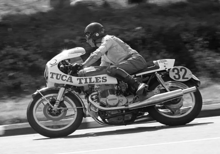 Framed Print : Kevin Cowley (Honda) 1975 Production TT Framed Print : Kevin Cowley (Honda) 1975 Production TT