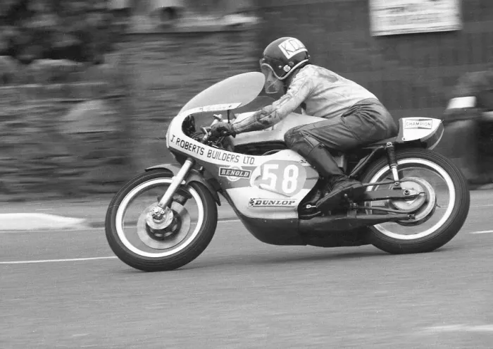Framed Print : Kevin Cowley (Yamaha) 1977 Jubilee TT