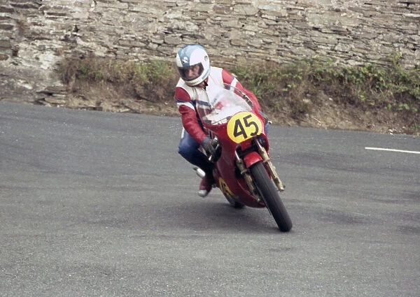 Kevin Howe (Yamaha) 1984 Senior Manx Grand Prix