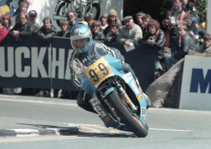Framed Print : Kevin Hughes (Kawasaki) 1985 Senior TT Framed Print : Kevin Hughes (Kawasaki) 1985 Senior TT