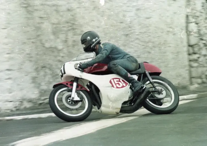 Framed Print : Kevin Lymer (Norton) 1982 Southerrn 100 Framed Print : Kevin Lymer (Norton) 1982 Southerrn 100