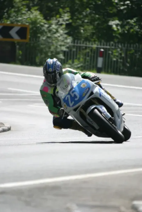 Framed Print : Kevin Mawdsley (Honda) 2005 Supersport TT