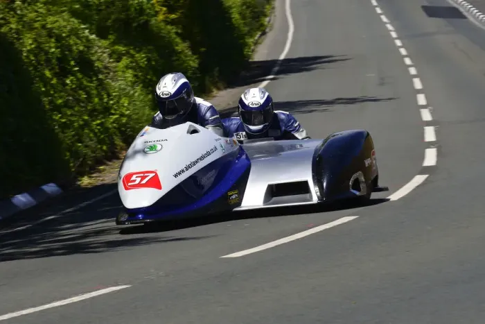 Framed Print : Kevin Thornton & Wayne Kemp (LCR Suzuki) 2015 Sidecar TT Framed Print : Kevin Thornton & Wayne Kemp (LCR Suzuki) 2015 Sidecar TT