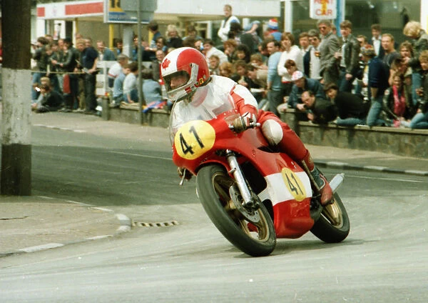 Kevin Wilson (Maxton Yamaha) 1984 Senior TT