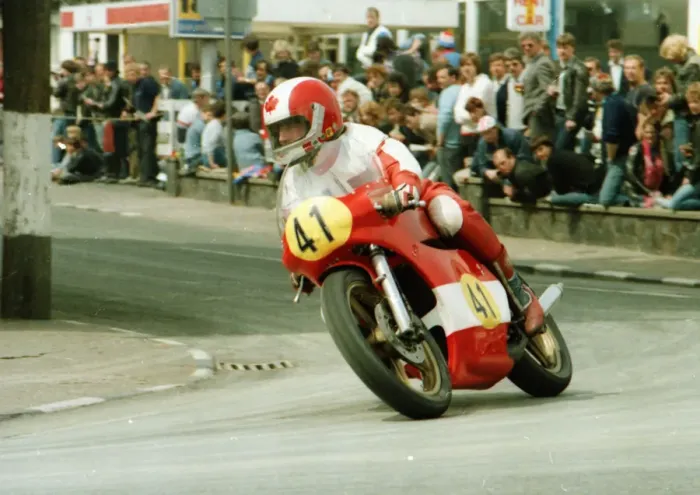 Framed Print : Kevin Wilson (Maxton Yamaha) 1984 Senior TT Framed Print : Kevin Wilson (Maxton Yamaha) 1984 Senior TT